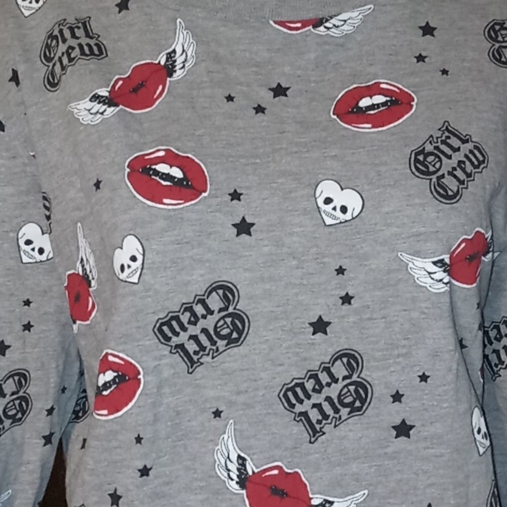 Divided H&M Top   - Picture 2 of 6